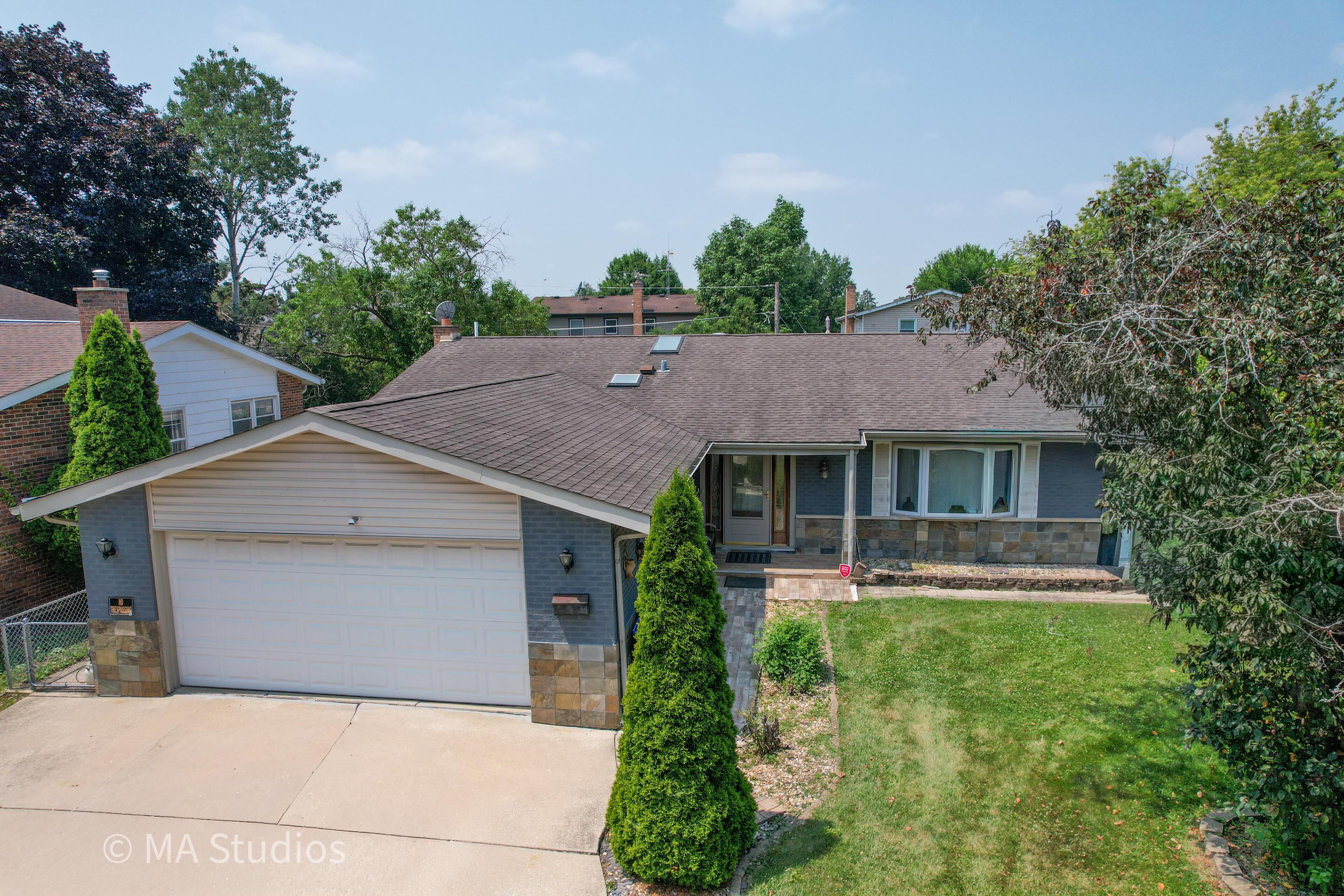 COMING SOON 1100 S Cherrywood Dr Mount Prospect IL 60056
